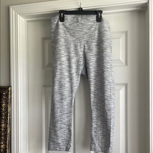 Women’s Lululemon Mid Calf Leggings